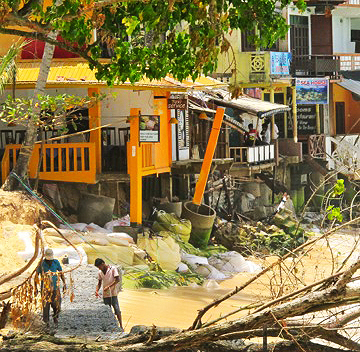 Catastrophic beach erosion at Unawatuna